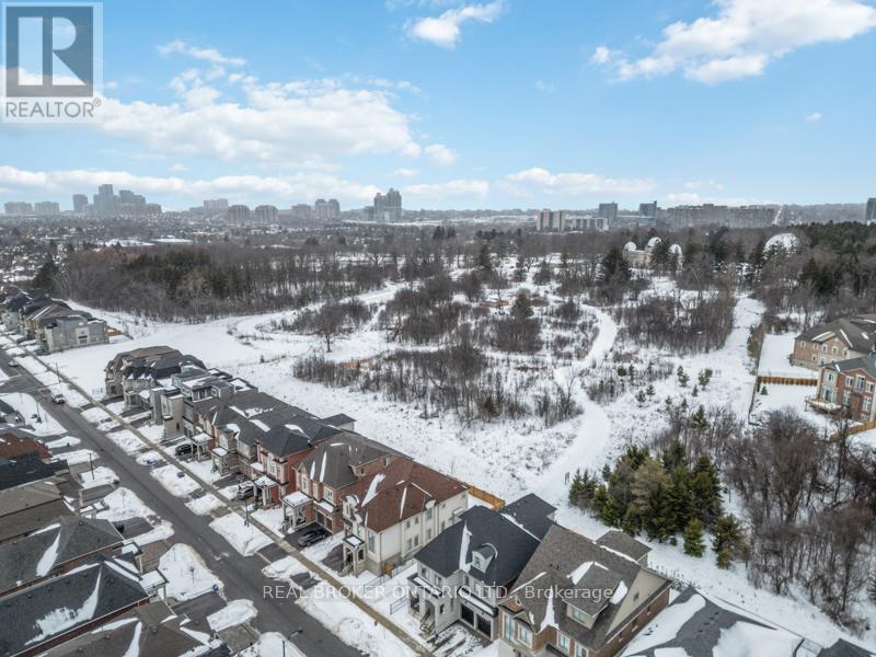 34 Meteorite Street, Richmond Hill, Ontario  L4C 4M9 - Photo 6 - N12790322