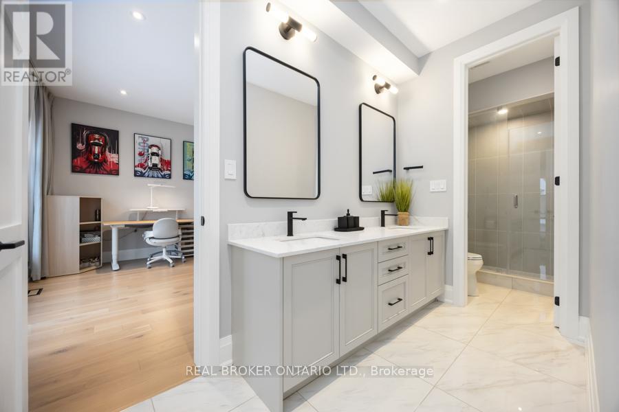 34 Meteorite Street, Richmond Hill, Ontario  L4C 4M9 - Photo 41 - N12790322