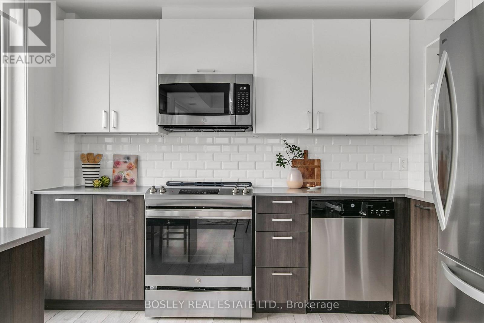 502 - 385 Osler Street, Toronto, Ontario  M6N 0B2 - Photo 14 - W12787846