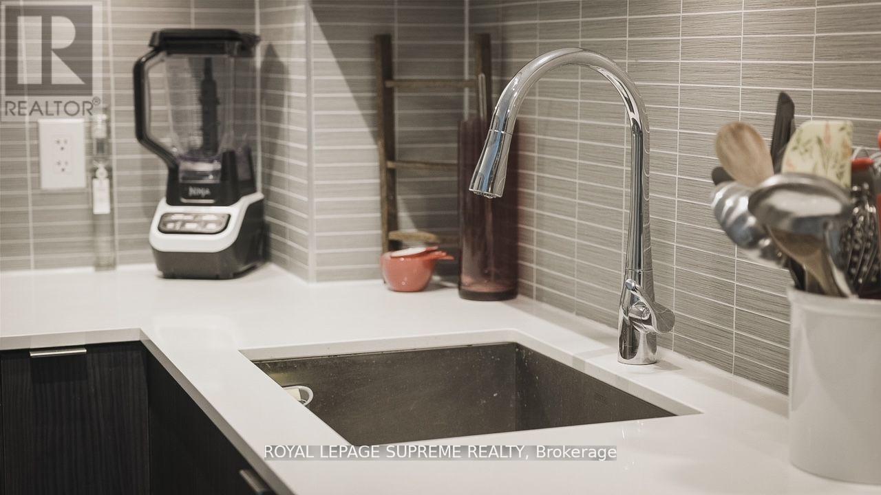 414 - 100 Eagle Rock Way, Vaughan, Ontario  L6A 5B9 - Photo 11 - N12803582