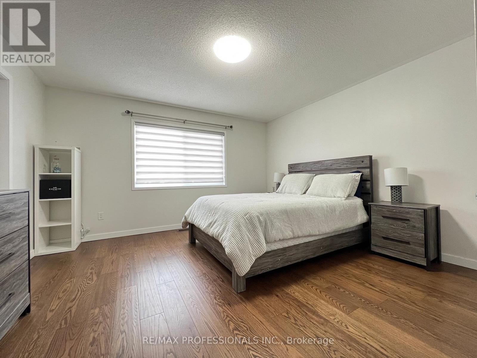 49 Liberty Street, Bradford West Gwillimbury, Ontario  L3Z 0P5 - Photo 25 - N12803598