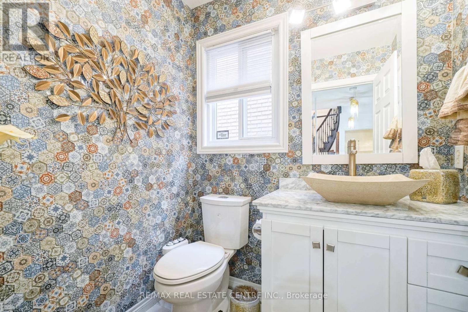 2427 Valley Heights Cres., Oakville, Ontario  L6H 6X2 - Photo 12 - W12802264