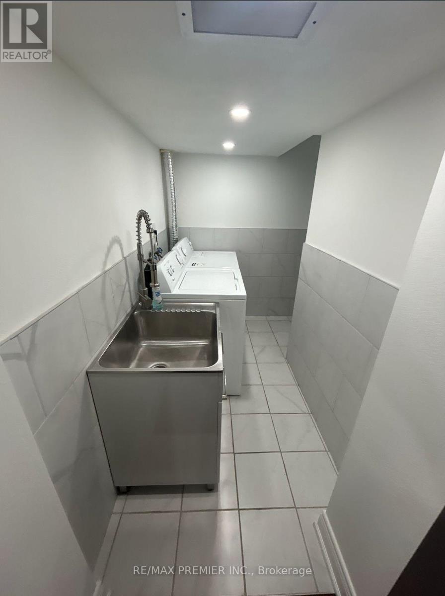 Lower - 4057 Taffey Crescent, Mississauga (Erin Mills), Ontario  L5L 2A6 - Photo 14 - W12800940