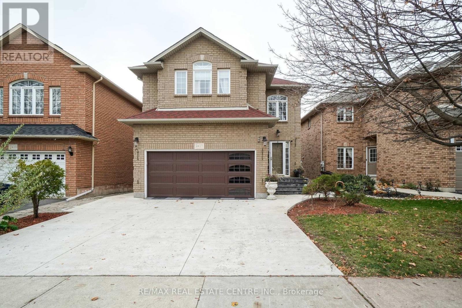 2427 VALLEY HEIGHTS CRES., Oakville, Ontario