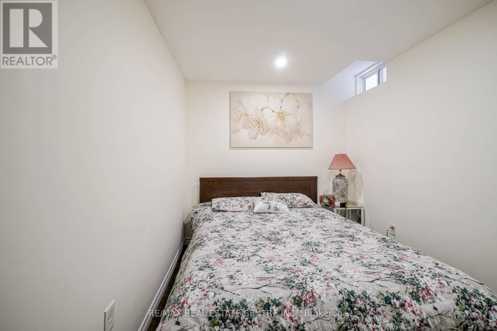 2427 Valley Heights Cres., Oakville, Ontario  L6H 6X2 - Photo 33 - W12802264