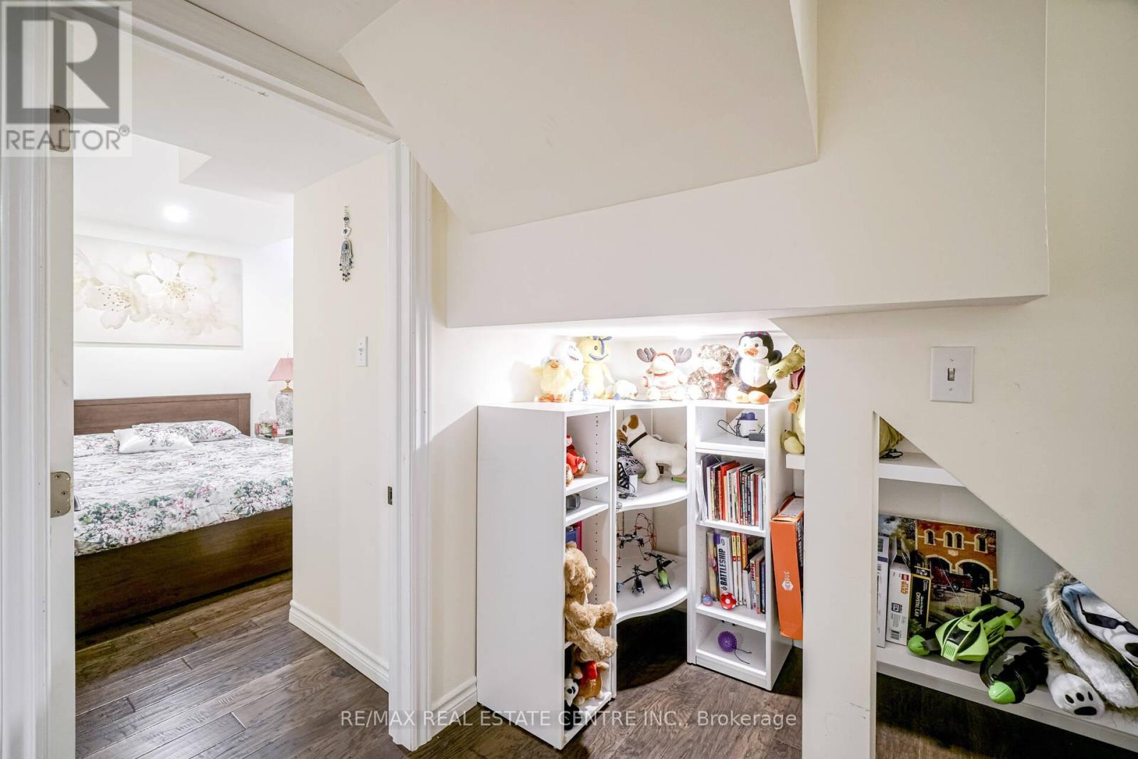 2427 Valley Heights Cres., Oakville, Ontario  L6H 6X2 - Photo 32 - W12802264