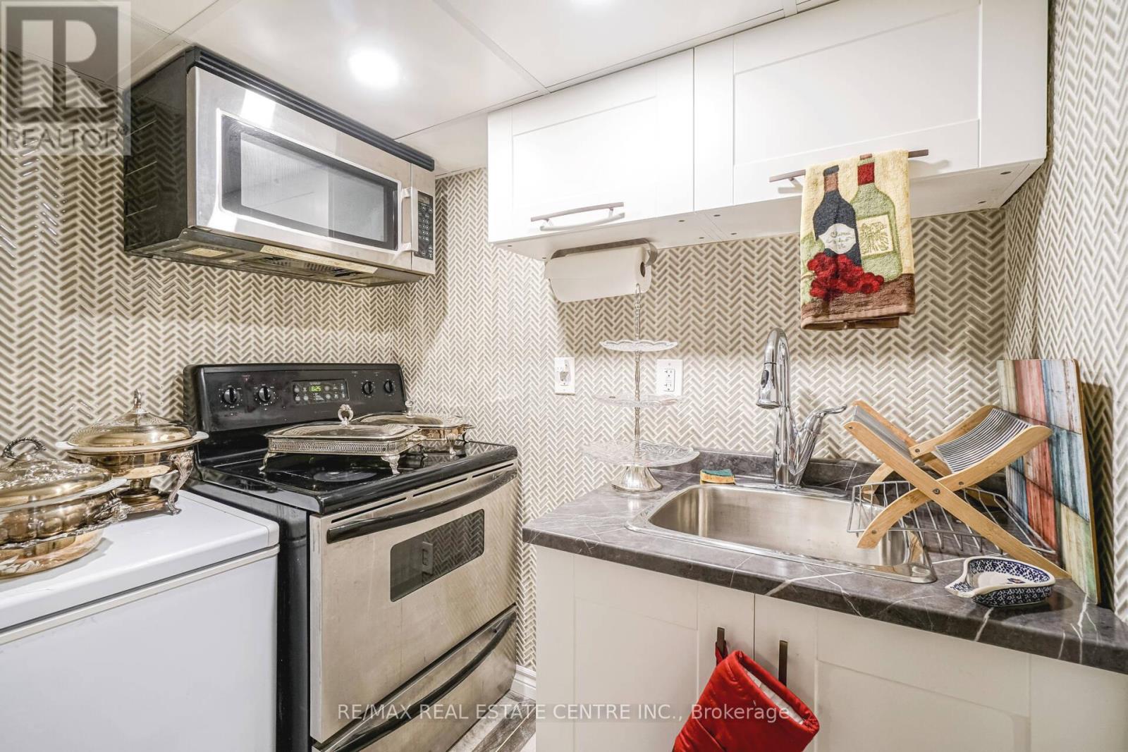 2427 Valley Heights Cres., Oakville, Ontario  L6H 6X2 - Photo 31 - W12802264