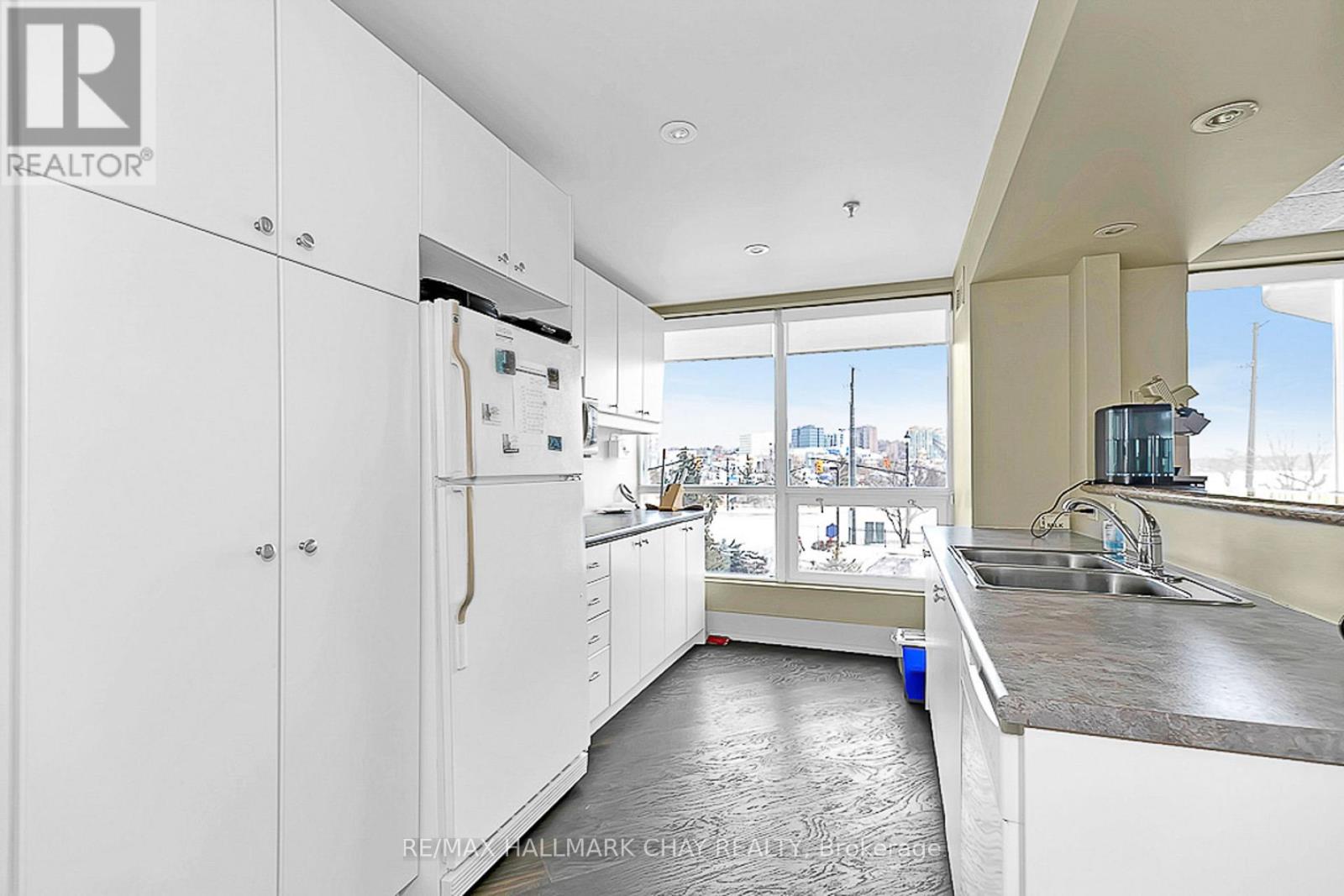 1205 - 2 Toronto Street, Barrie (City Centre), Ontario  L4N 9R2 - Photo 38 - S12803634