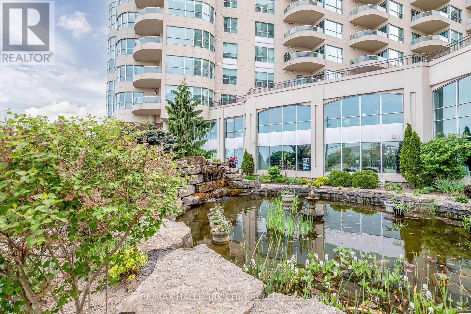 1205 - 2 Toronto Street, Barrie (City Centre), Ontario  L4N 9R2 - Photo 4 - S12803634