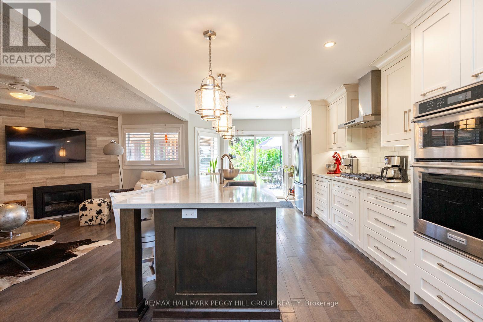 1 Lilac Lane, Springwater, Ontario  L9X 0N4 - Photo 5 - S12803656