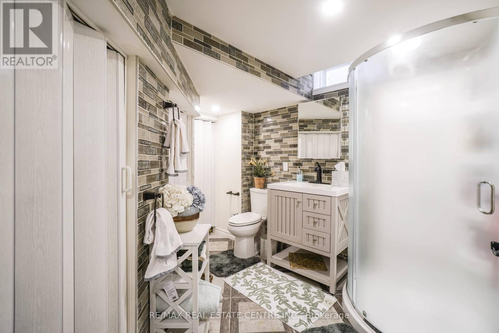 2427 Valley Heights Cres., Oakville, Ontario  L6H 6X2 - Photo 44 - W12802264