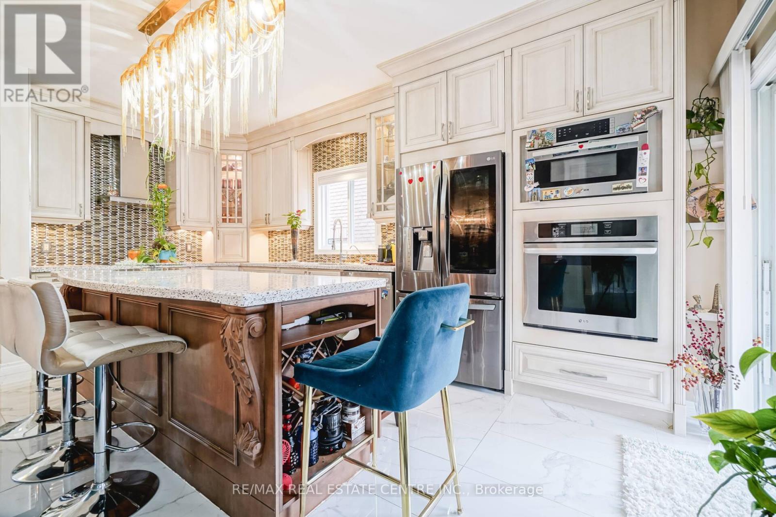 2427 Valley Heights Cres., Oakville, Ontario  L6H 6X2 - Photo 8 - W12802264