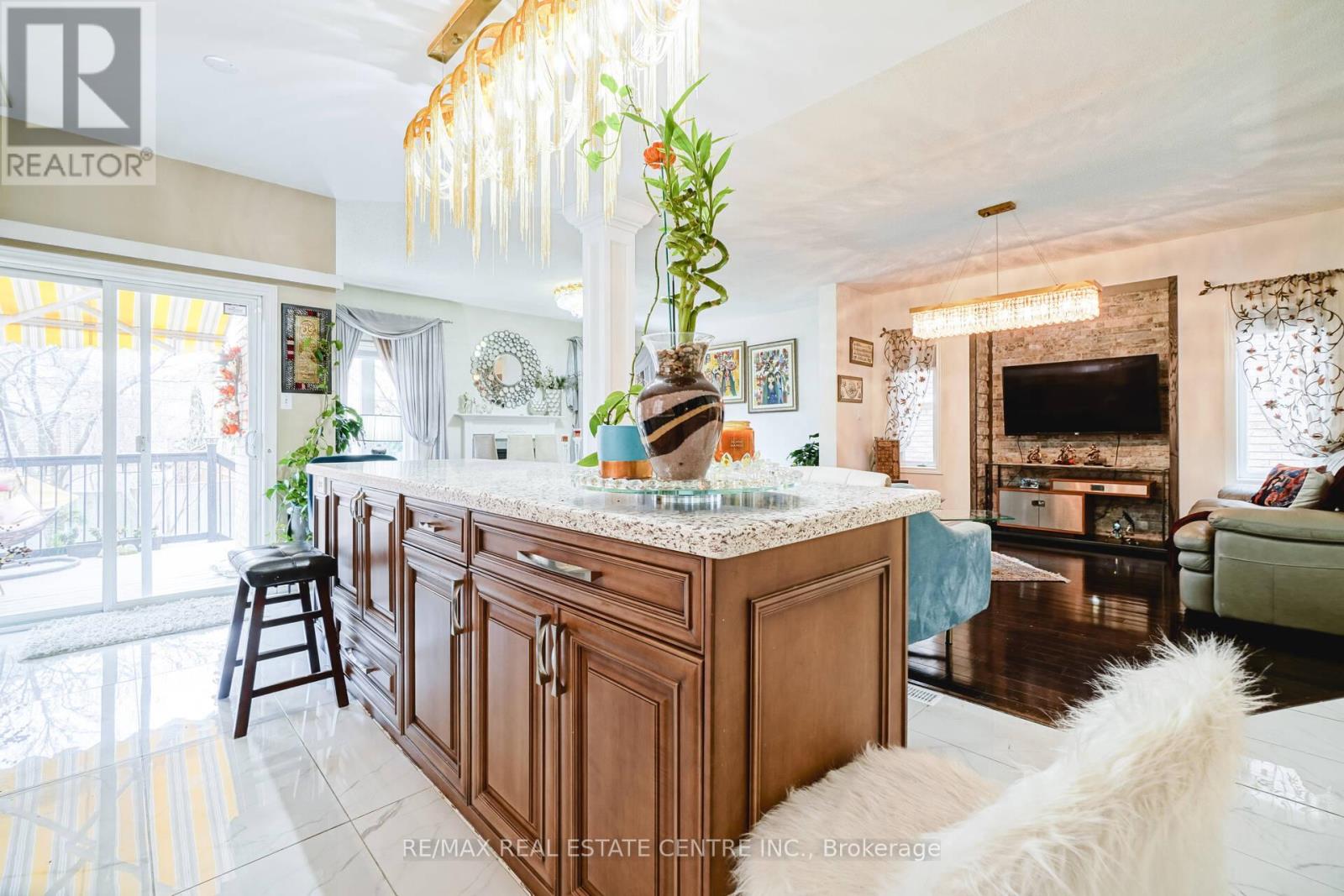 2427 Valley Heights Cres., Oakville, Ontario  L6H 6X2 - Photo 9 - W12802264