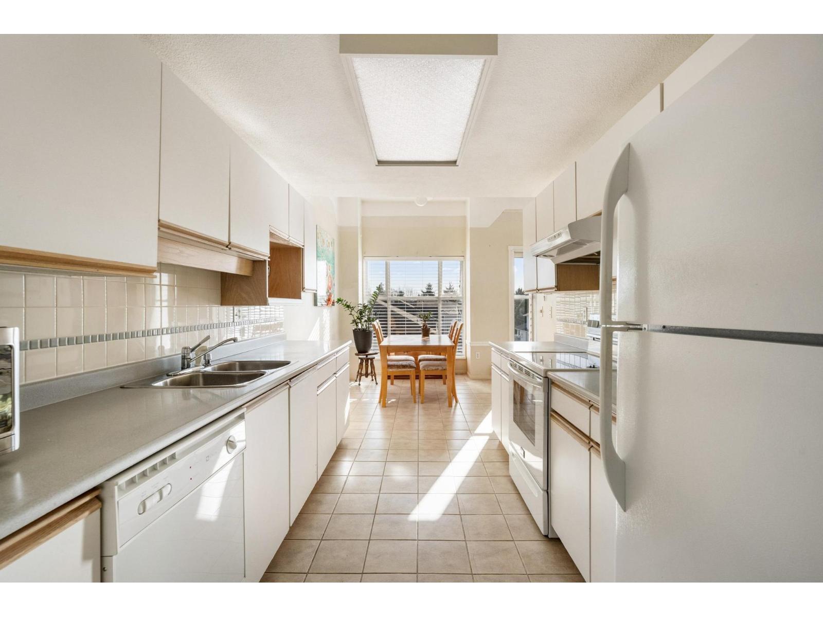 319 13918 72 Avenue, Surrey, British Columbia  V3W 0T4 - Photo 14 - R3091771