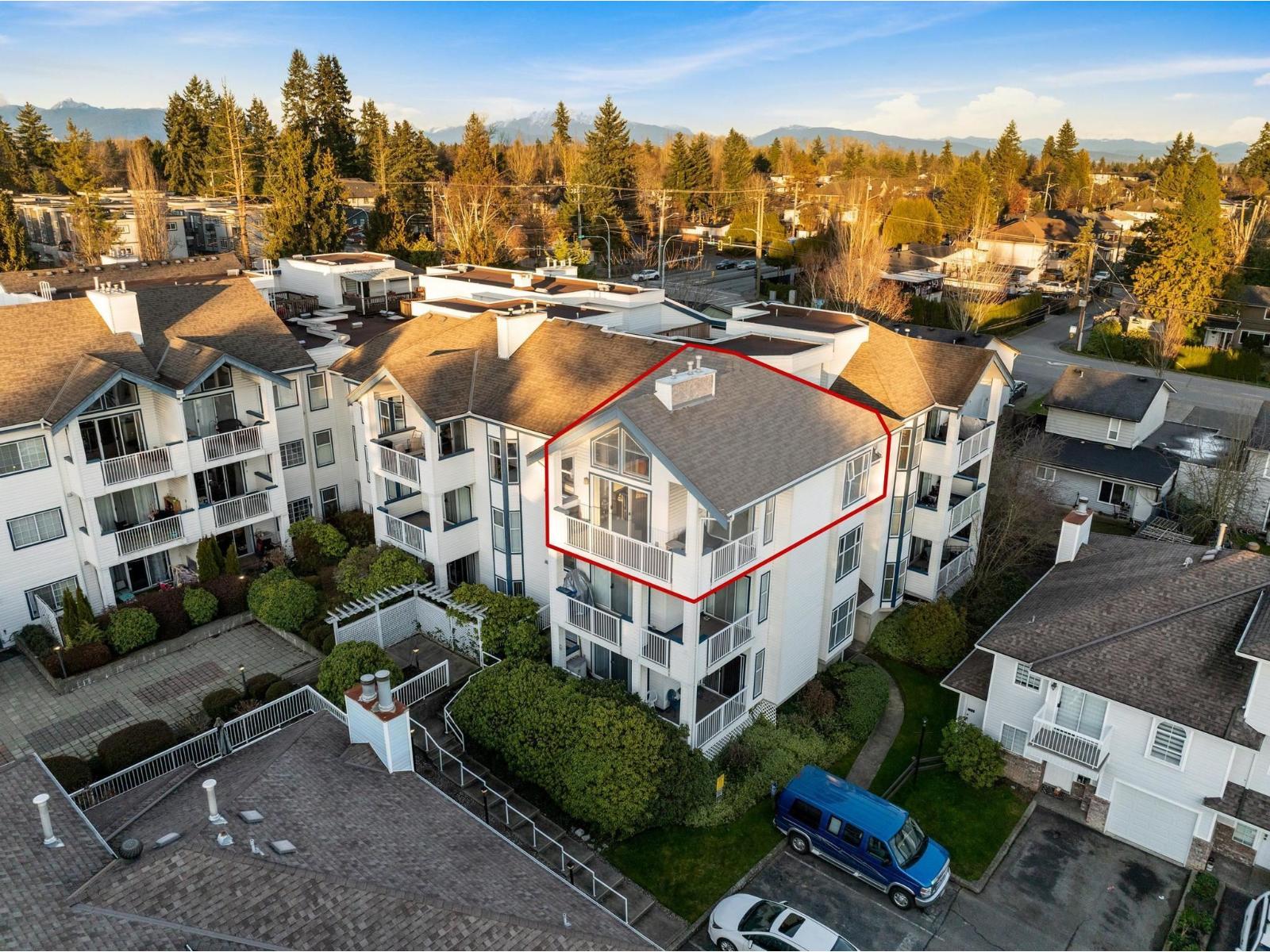 319 13918 72 Avenue, Surrey, British Columbia  V3W 0T4 - Photo 2 - R3091771