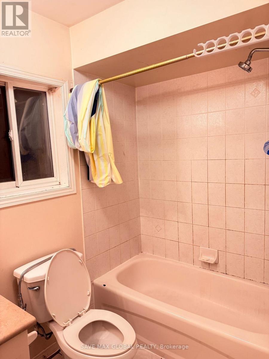 142 River Rock Crescent, Brampton, Ontario  L7A 2W4 - Photo 9 - W12764184