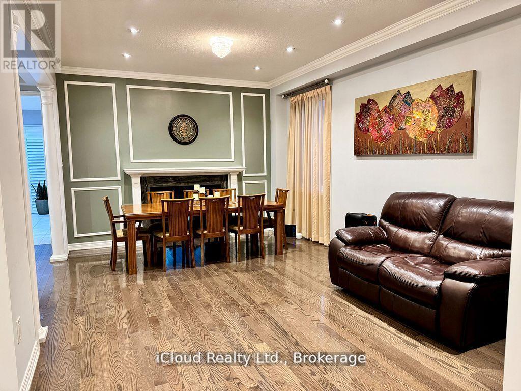 27 Tysonville Circle, Brampton (Northwest Brampton), Ontario  L7A 4A6 - Photo 5 - W12803594