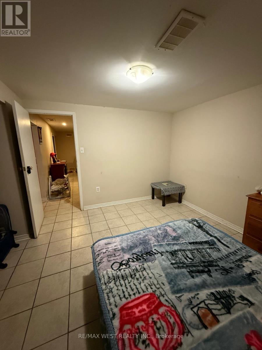 Bsmt - 49 Sandmere Avenue, Brampton, Ontario  L6Z 4A2 - Photo 2 - W12803600