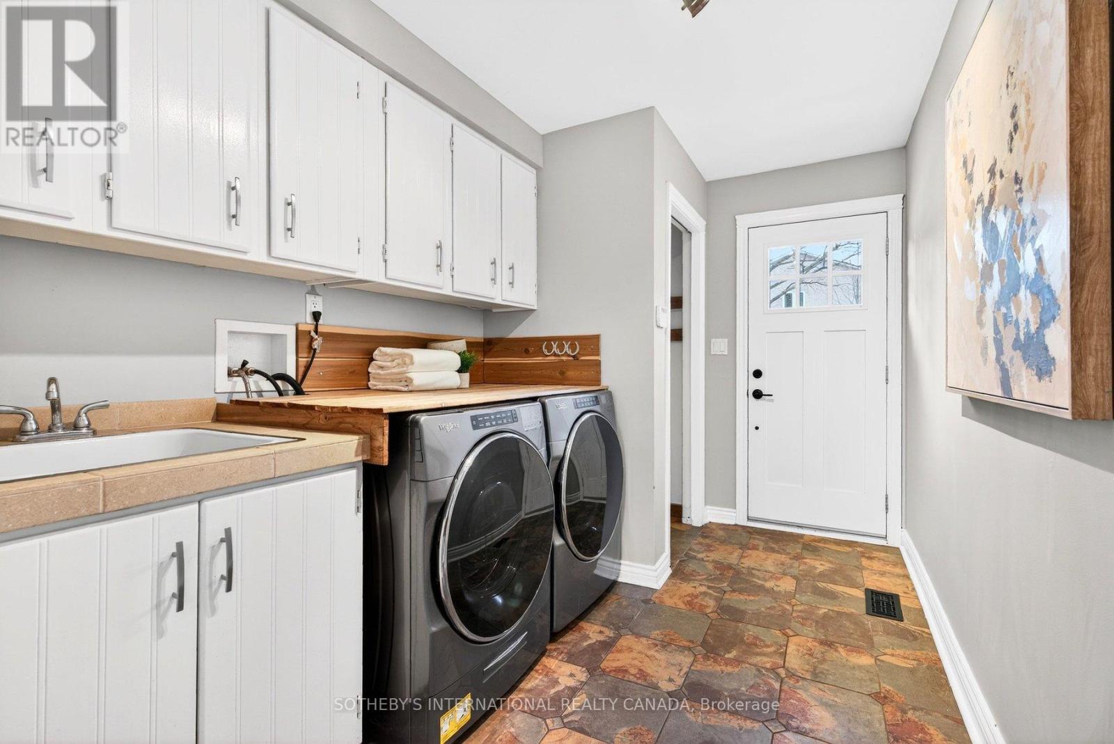 1905 Four Seasons Drive, Burlington, Ontario  L7P 3B1 - Photo 18 - W12803610