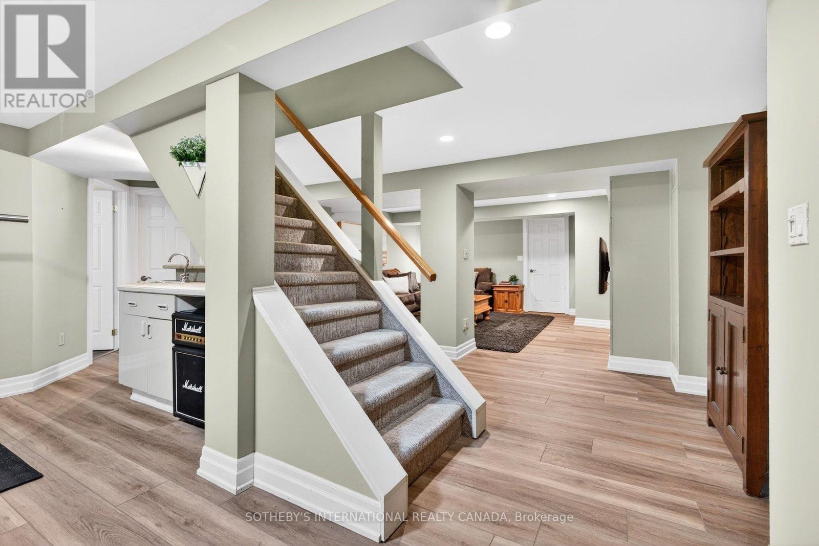 1905 Four Seasons Drive, Burlington, Ontario  L7P 3B1 - Photo 26 - W12803610