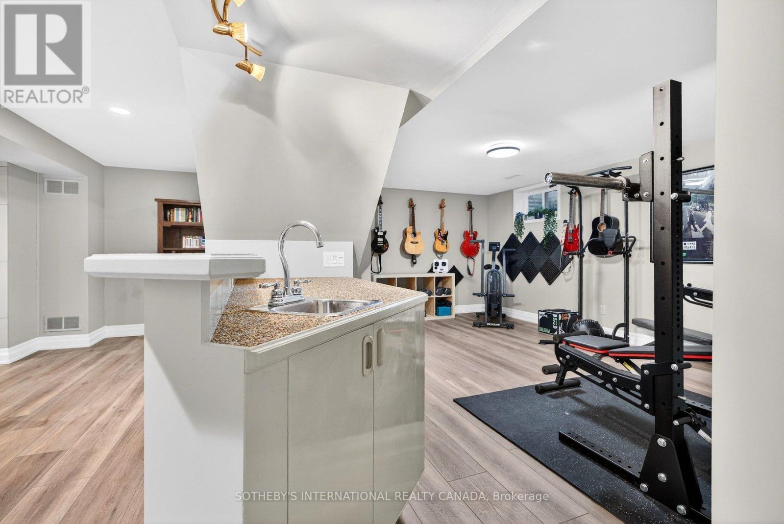 1905 Four Seasons Drive, Burlington, Ontario  L7P 3B1 - Photo 30 - W12803610