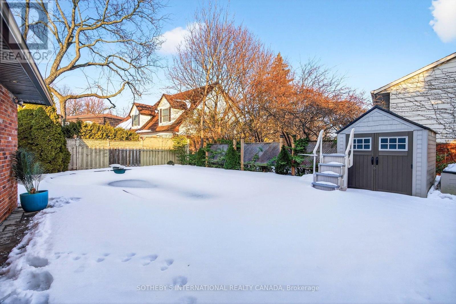 1905 Four Seasons Drive, Burlington, Ontario  L7P 3B1 - Photo 35 - W12803610