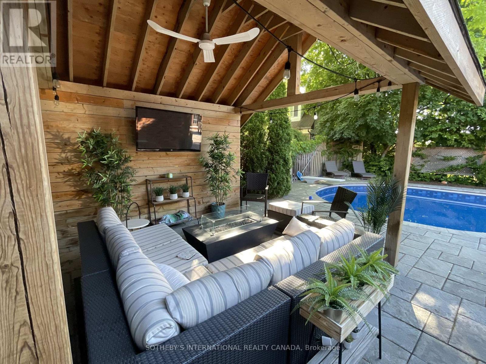 1905 Four Seasons Drive, Burlington, Ontario  L7P 3B1 - Photo 37 - W12803610