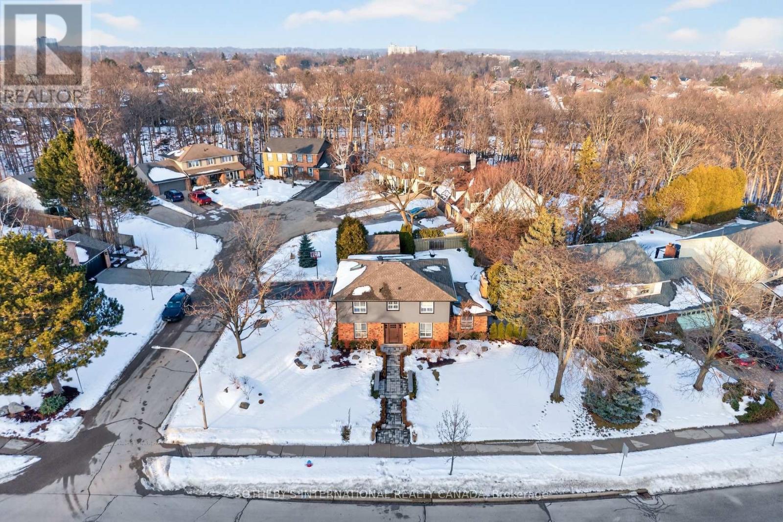 1905 Four Seasons Drive, Burlington, Ontario  L7P 3B1 - Photo 40 - W12803610