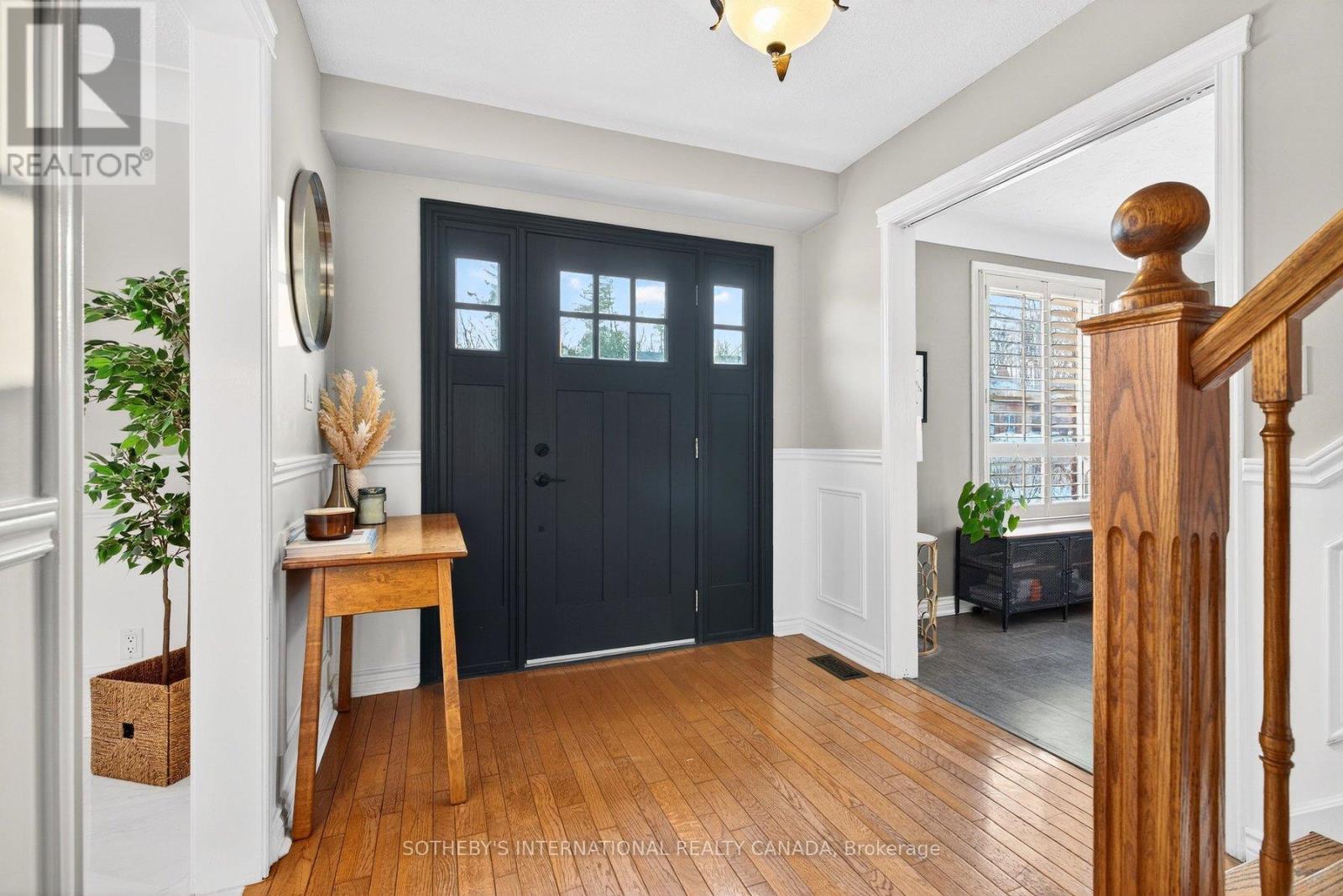 1905 Four Seasons Drive, Burlington, Ontario  L7P 3B1 - Photo 7 - W12803610