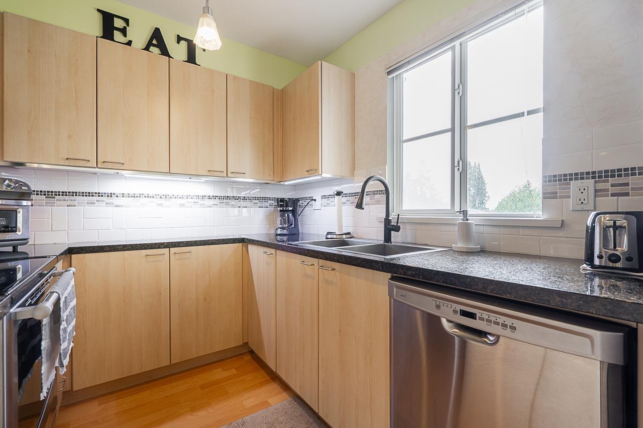 306 12083 92a Avenue, Surrey, British Columbia V3V 8C8 - Photo 12 - R3090745