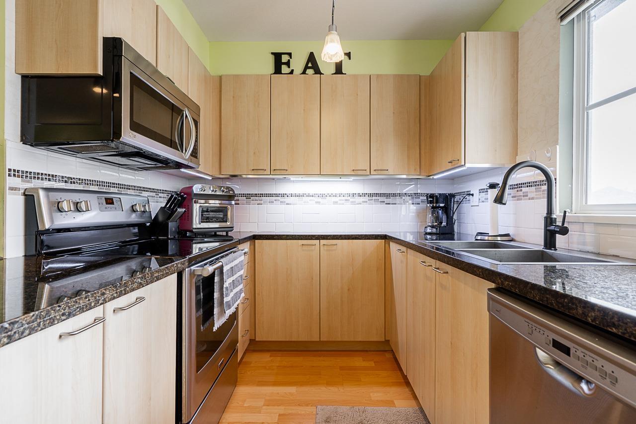 306 12083 92a Avenue, Surrey, British Columbia V3V 8C8 - Photo 11 - R3090745