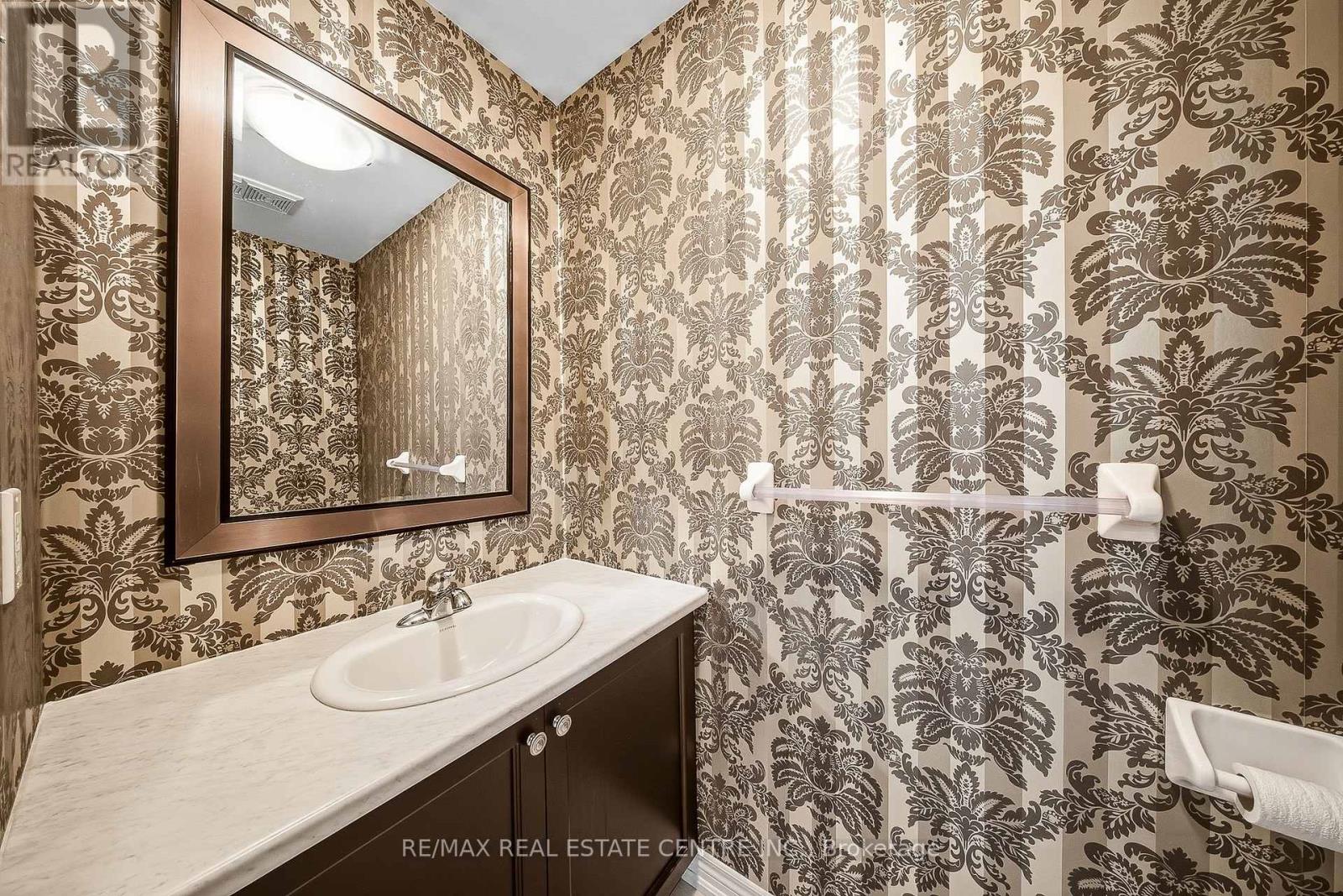 3 - 43 Kerman Avenue, Grimsby, Ontario  L3M 0G2 - Photo 10 - X12803592