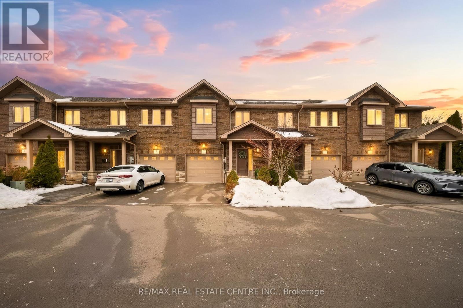 3 - 43 Kerman Avenue, Grimsby, Ontario  L3M 0G2 - Photo 2 - X12803592