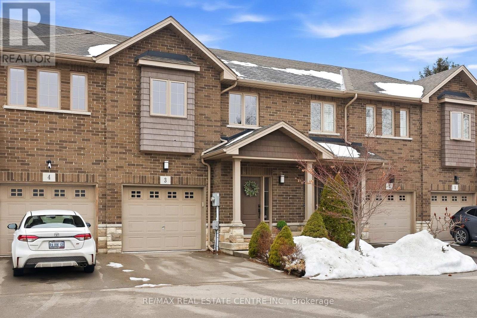 3 - 43 Kerman Avenue, Grimsby, Ontario  L3M 0G2 - Photo 4 - X12803592