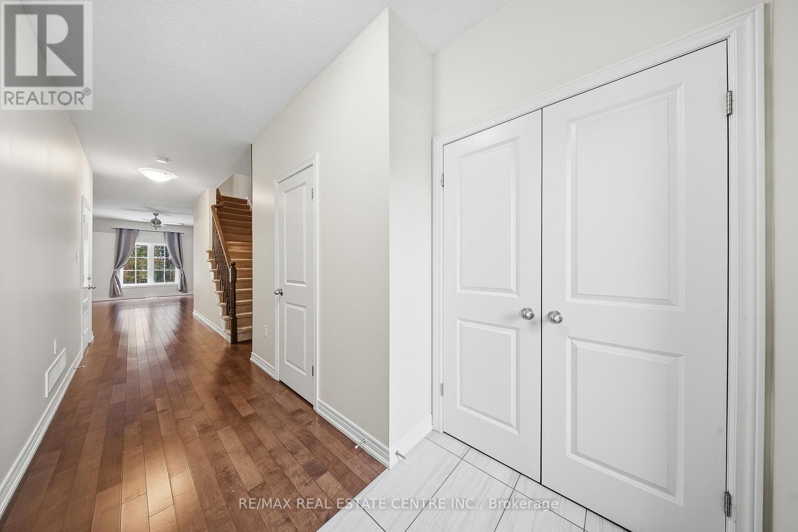 3 - 43 Kerman Avenue, Grimsby, Ontario  L3M 0G2 - Photo 8 - X12803592