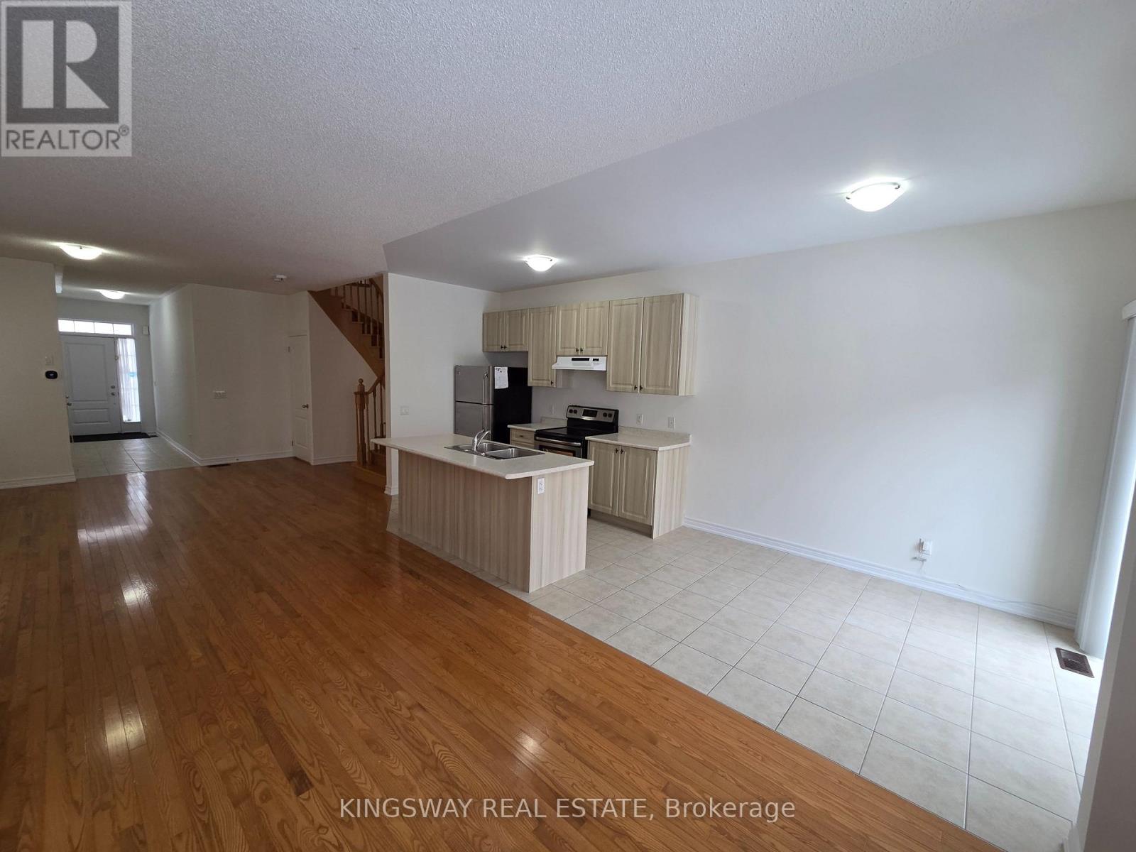 Upper - 839 Miltonbrook Crescent, Milton, Ontario  L9T 8N2 - Photo 10 - W12795020