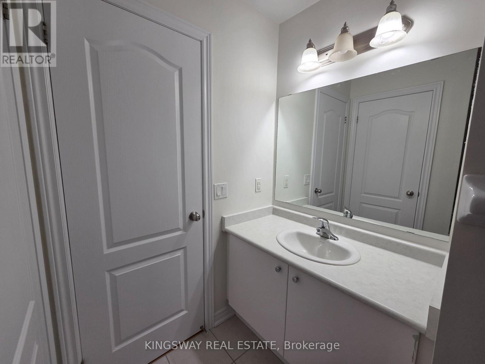 Upper - 839 Miltonbrook Crescent, Milton, Ontario  L9T 8N2 - Photo 29 - W12795020