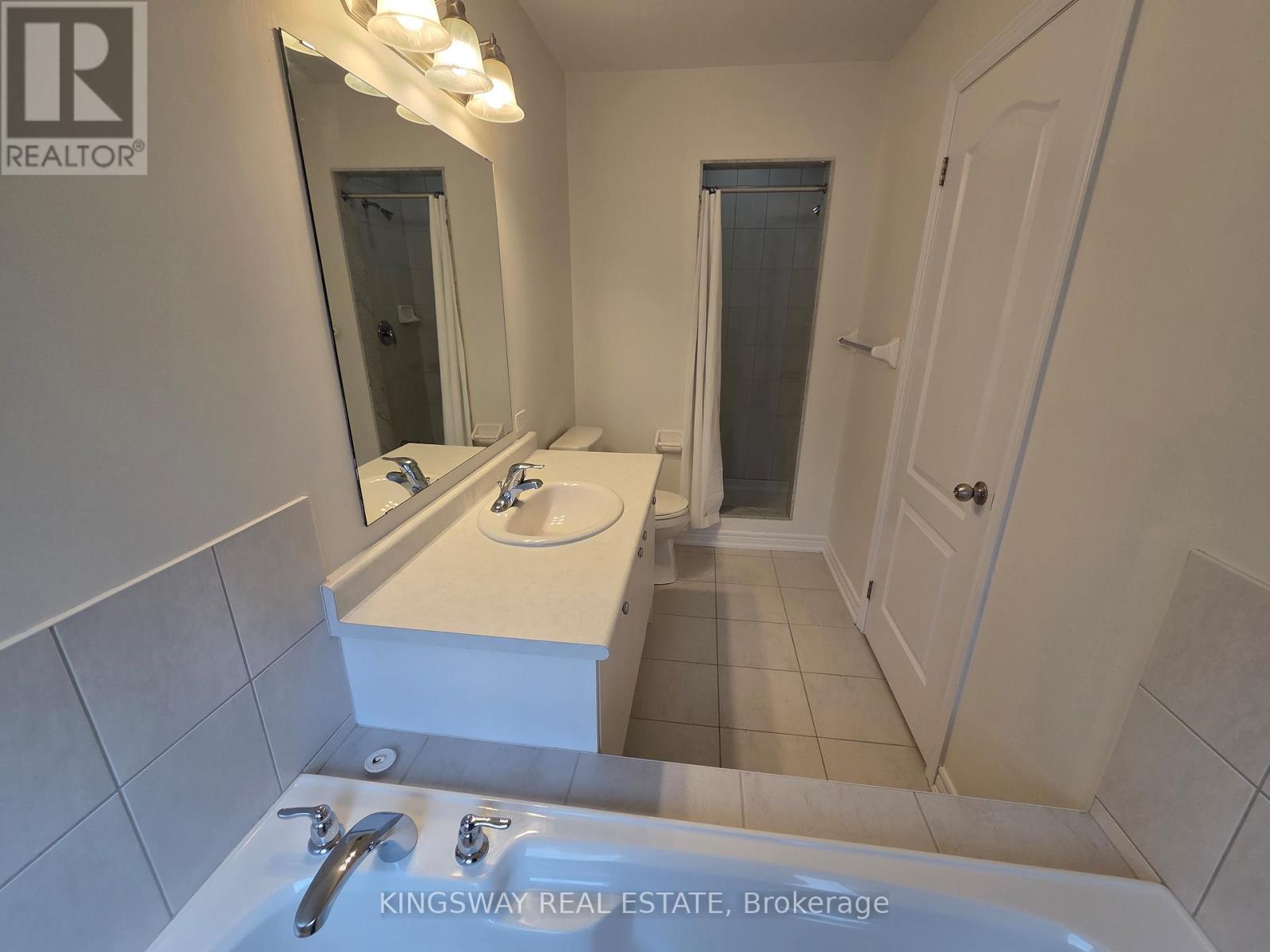 Upper - 839 Miltonbrook Crescent, Milton, Ontario  L9T 8N2 - Photo 25 - W12795020