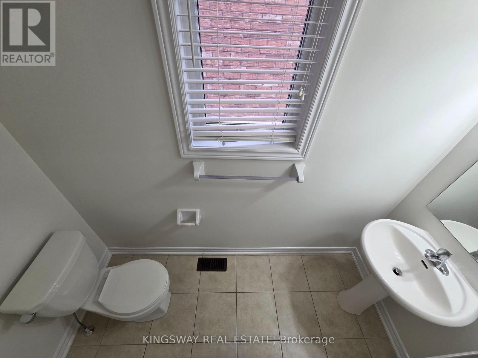 Upper - 839 Miltonbrook Crescent, Milton, Ontario  L9T 8N2 - Photo 5 - W12795020