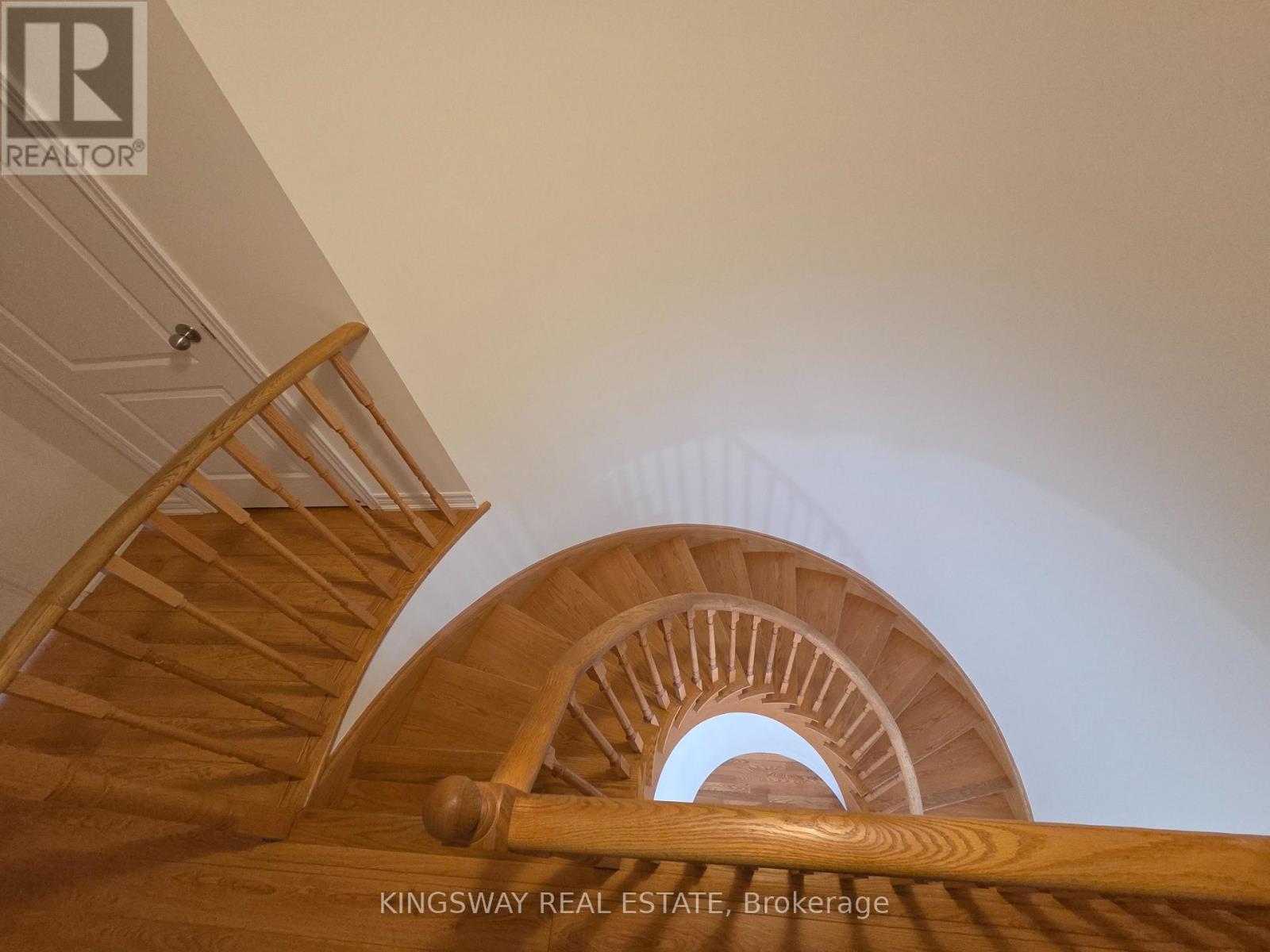 Upper - 839 Miltonbrook Crescent, Milton, Ontario  L9T 8N2 - Photo 15 - W12795020