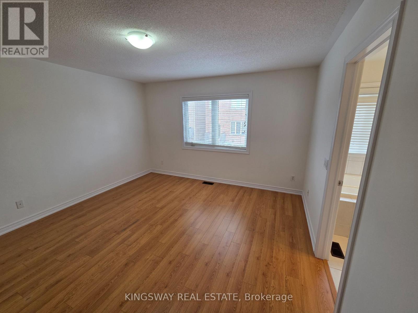 Upper - 839 Miltonbrook Crescent, Milton, Ontario  L9T 8N2 - Photo 17 - W12795020