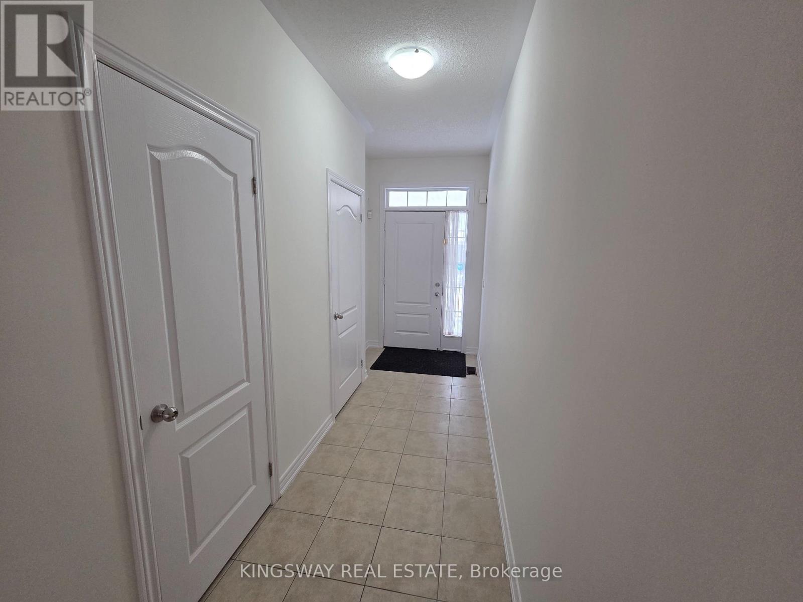 Upper - 839 Miltonbrook Crescent, Milton, Ontario  L9T 8N2 - Photo 4 - W12795020