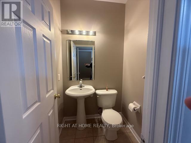 5923 Blue Spruce Avenue, Burlington, Ontario  L7L 6T3 - Photo 16 - W12803288