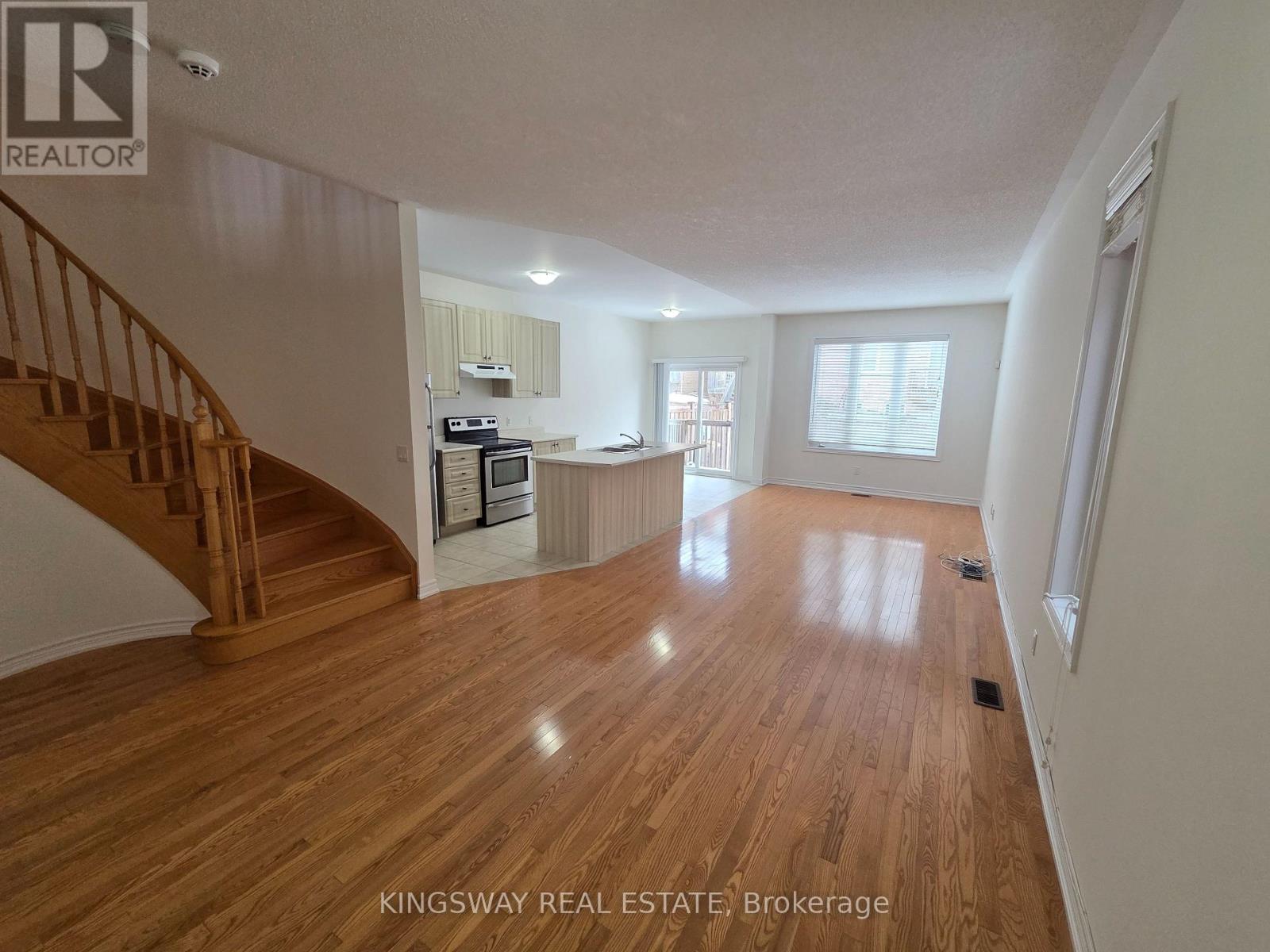 Upper - 839 Miltonbrook Crescent, Milton, Ontario  L9T 8N2 - Photo 8 - W12795020