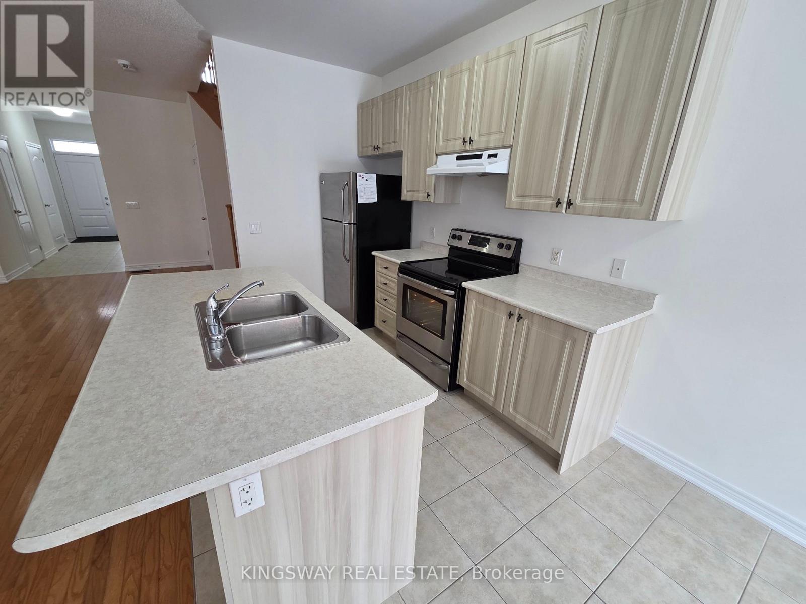 Upper - 839 Miltonbrook Crescent, Milton, Ontario  L9T 8N2 - Photo 11 - W12795020