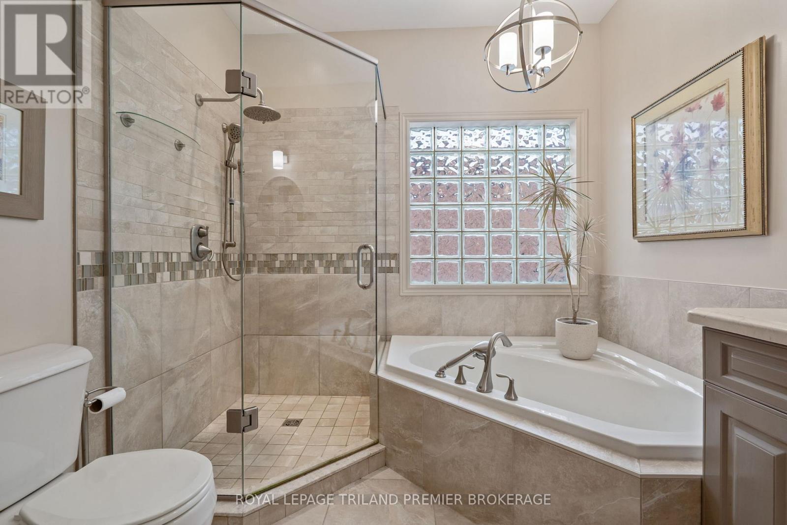 1303 Sandy Somerville Drive, London South, Ontario  N6K 5R4 - Photo 20 - X12757018