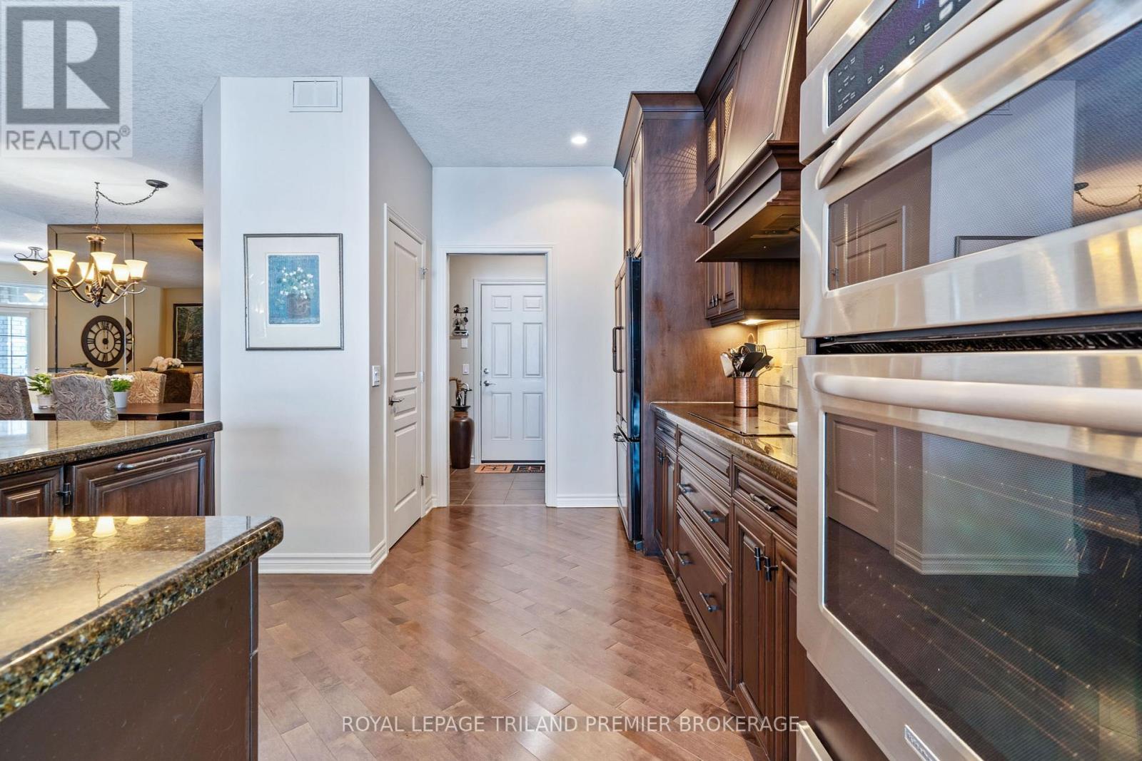 1303 Sandy Somerville Drive, London South, Ontario  N6K 5R4 - Photo 15 - X12757018