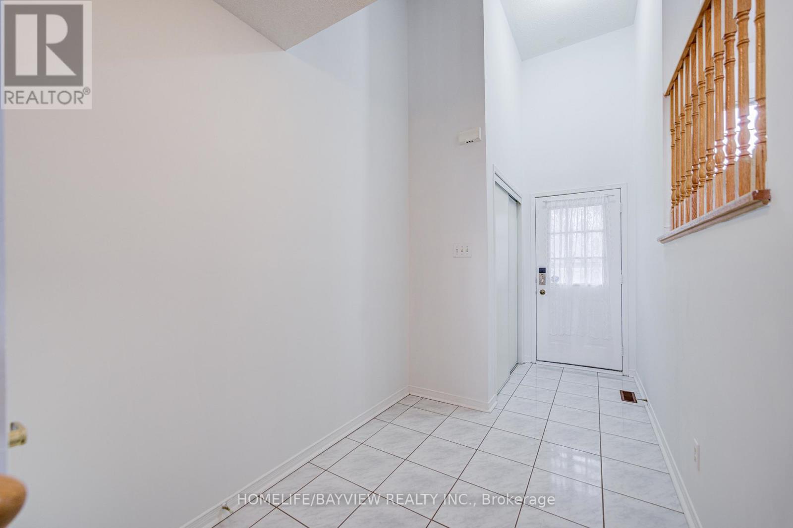 15 Bowler Street, Aurora, Ontario  L4G 7J2 - Photo 4 - N12577198