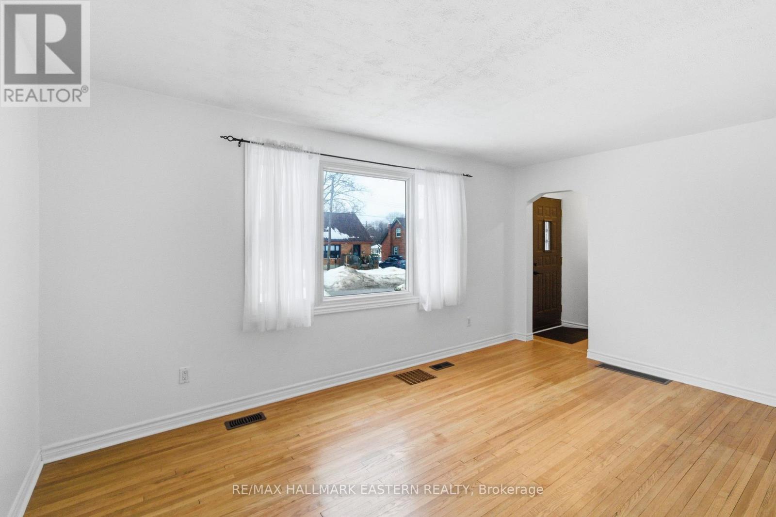 781 Snelgrove Road, Peterborough, Ontario  K9H 2E8 - Photo 3 - X12803720