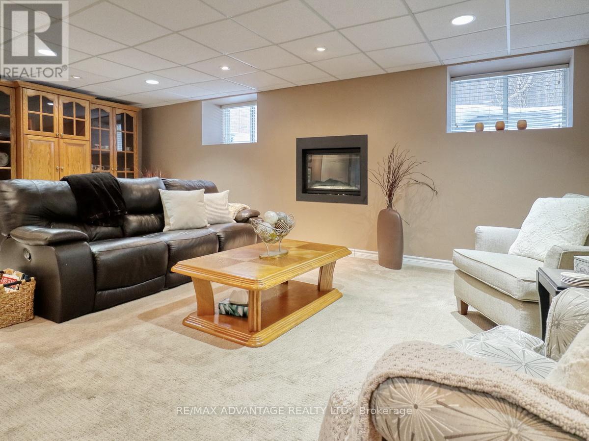 1849 Kyle Court, London North, Ontario  N6G 0A6 - Photo 38 - X12803784